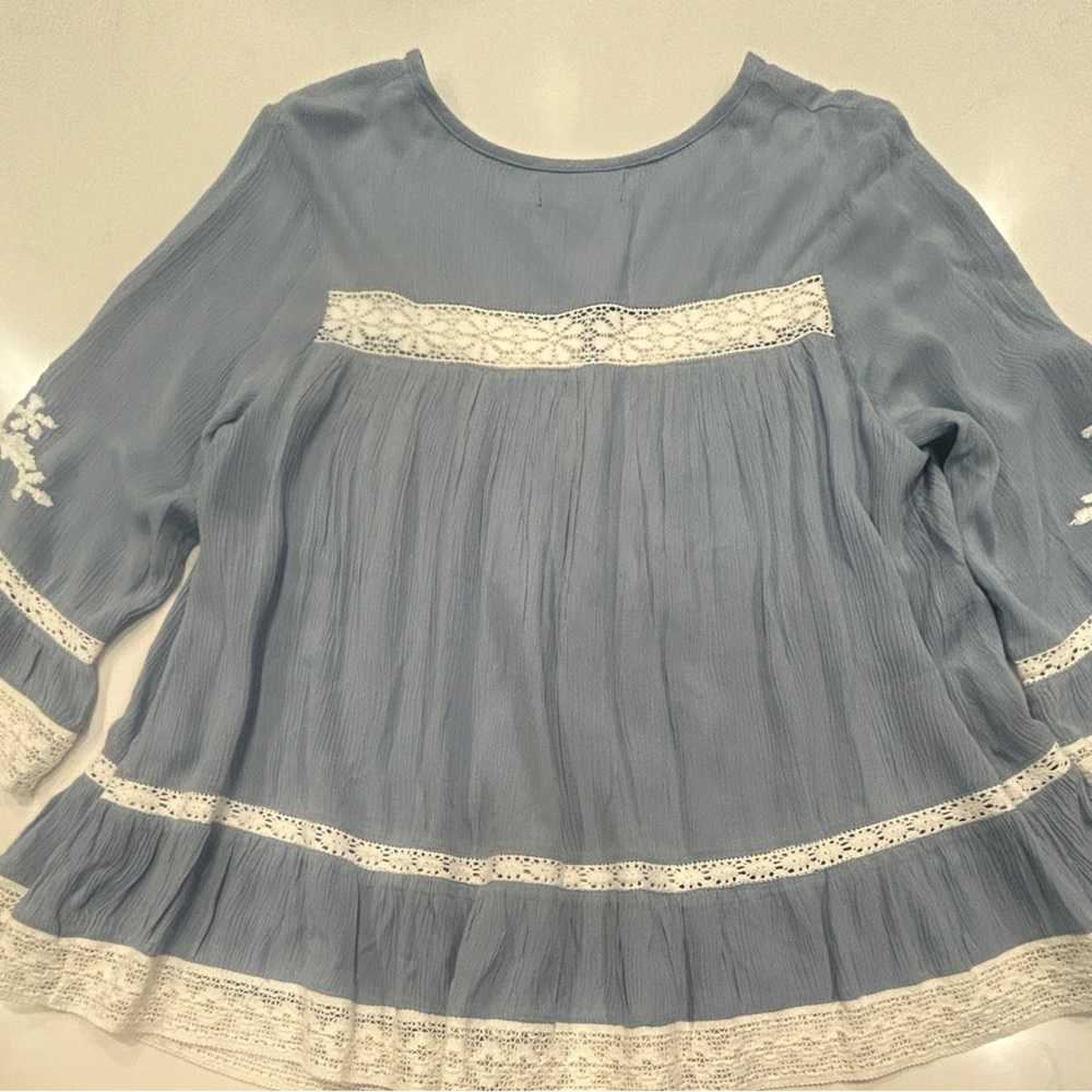 Karen Kane Dusty Blue Top/ Blouse Embroidered flowers and White Lace Insets - Picture 5 of 5